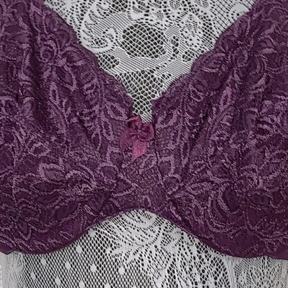 Elila purple/plum color lace underwire bra.  Size 36D. ‎ Adjustable straps.  New